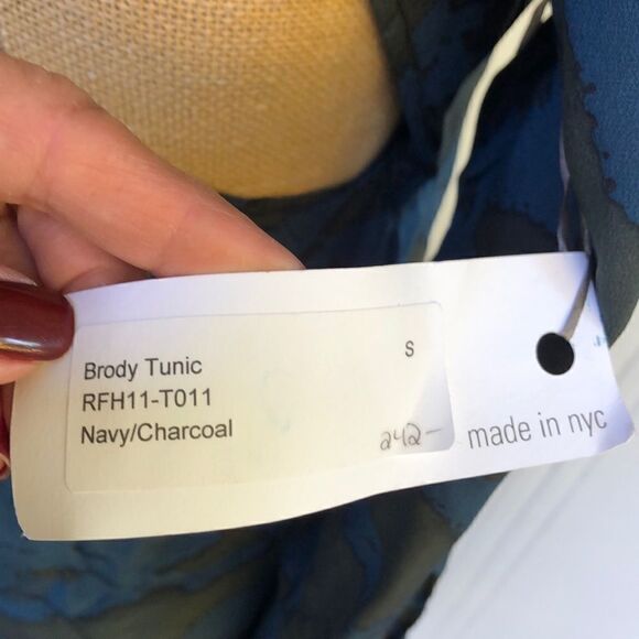 Rae Francis Tunic   - Picture 4 of 4